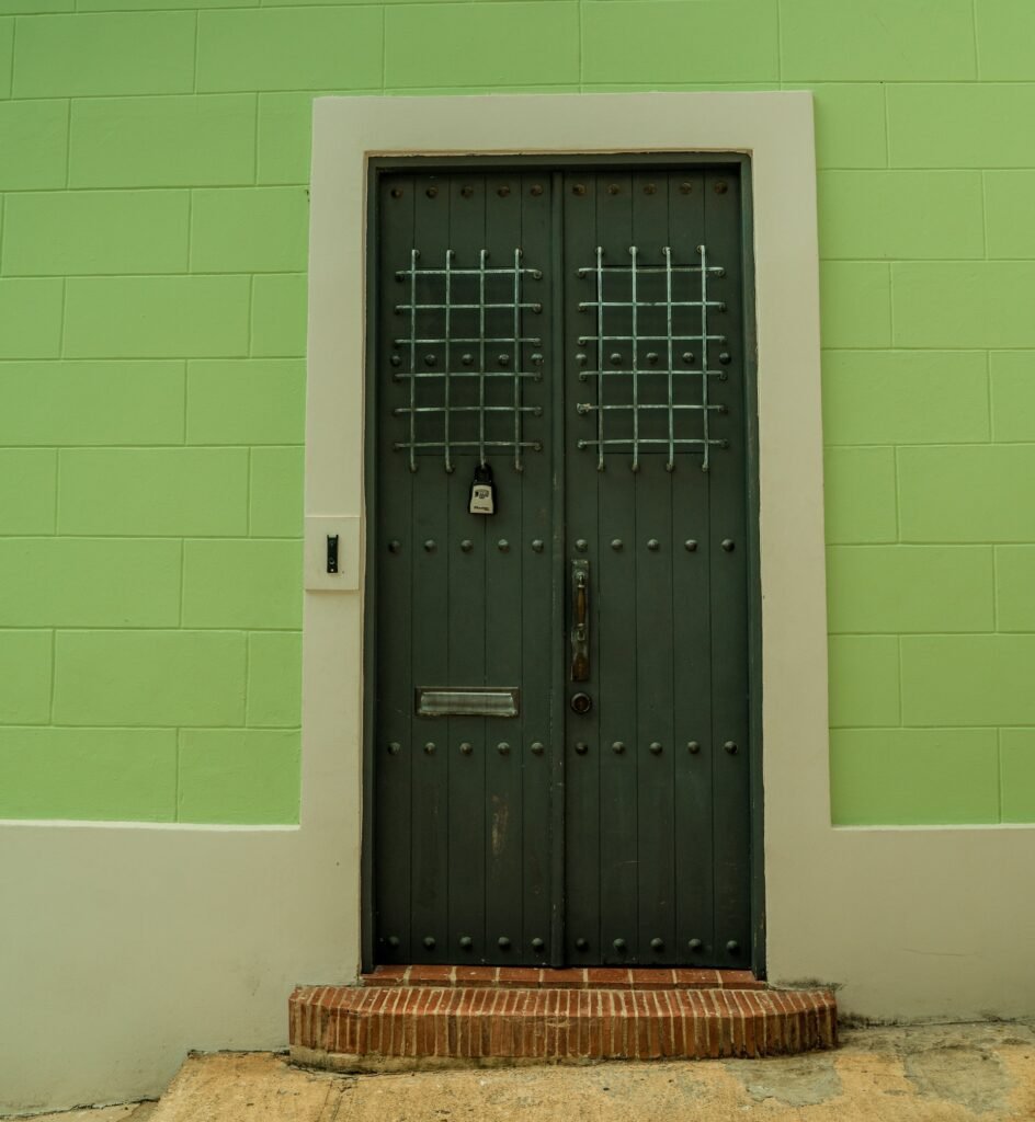 AirBNB in Old San Juan, Eric Ardito, Unsplash.