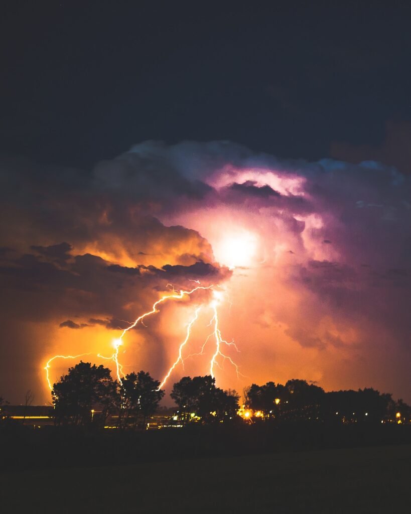 Tormenta Eléctrica Max Larochelle, Unsplash.