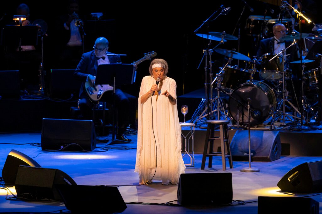 Concierto de Lucecita Benítez en el Centro de Bellas Artes de Santurce.