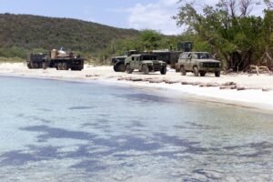 Vehiculos de la Marina de EEUU en Vieques