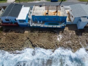 Construcciones ilegales Islote Arecibo