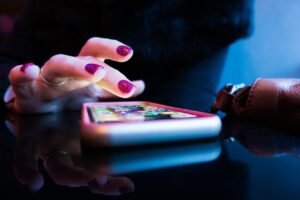 Celular, Rob Hampson, Unsplash