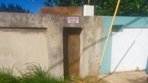 Acceso cerrado a playa Quebradillas