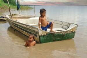 Niños del Amazonas, Bill Werner, Unsplash