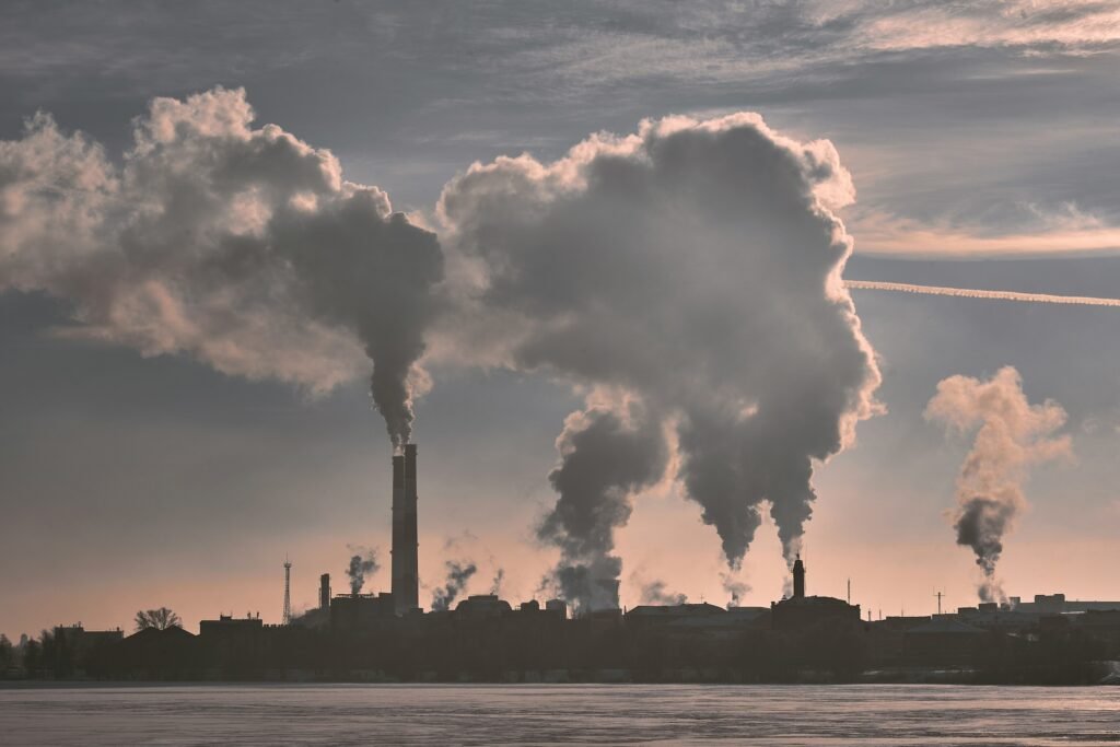 Contaminación Maxim Tolchinskiy, Unsplash