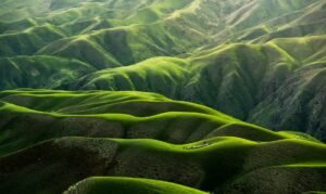 Montañas Verdes, Quingbao Meng, Unsplash