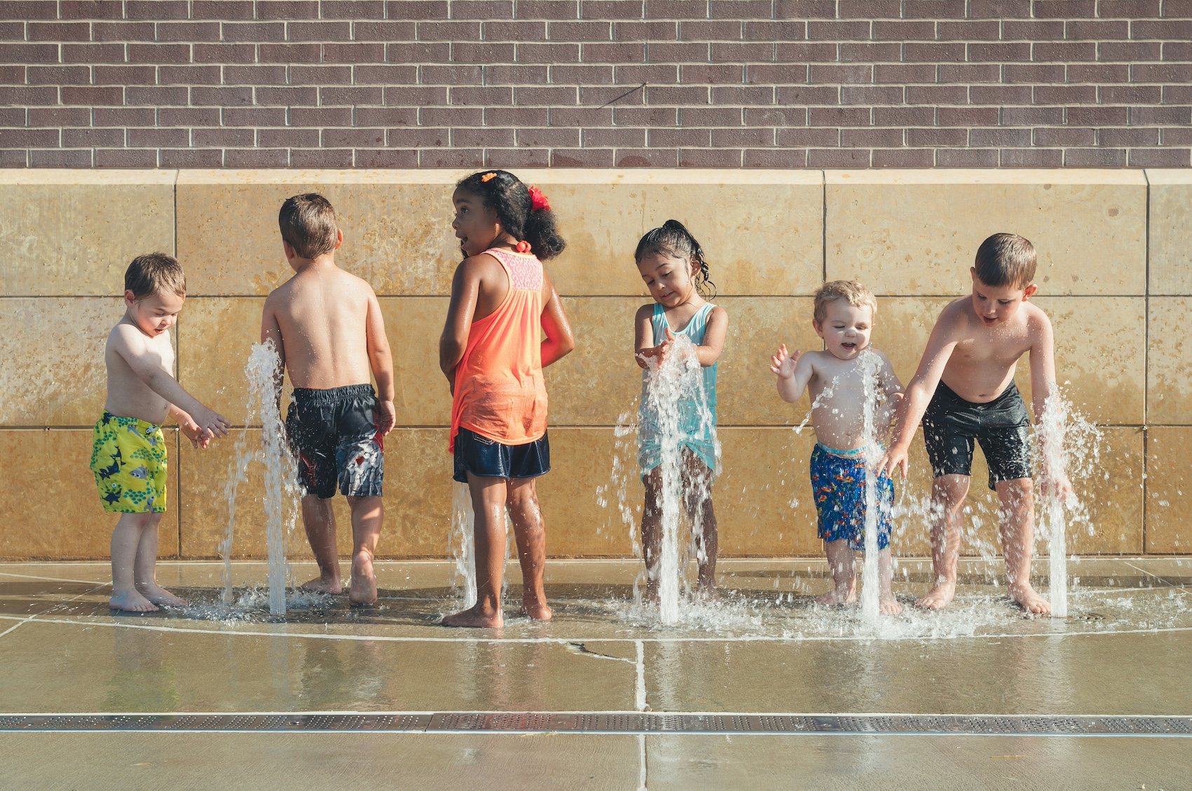 Niños en calor, Andrew Seaman, Unsplash