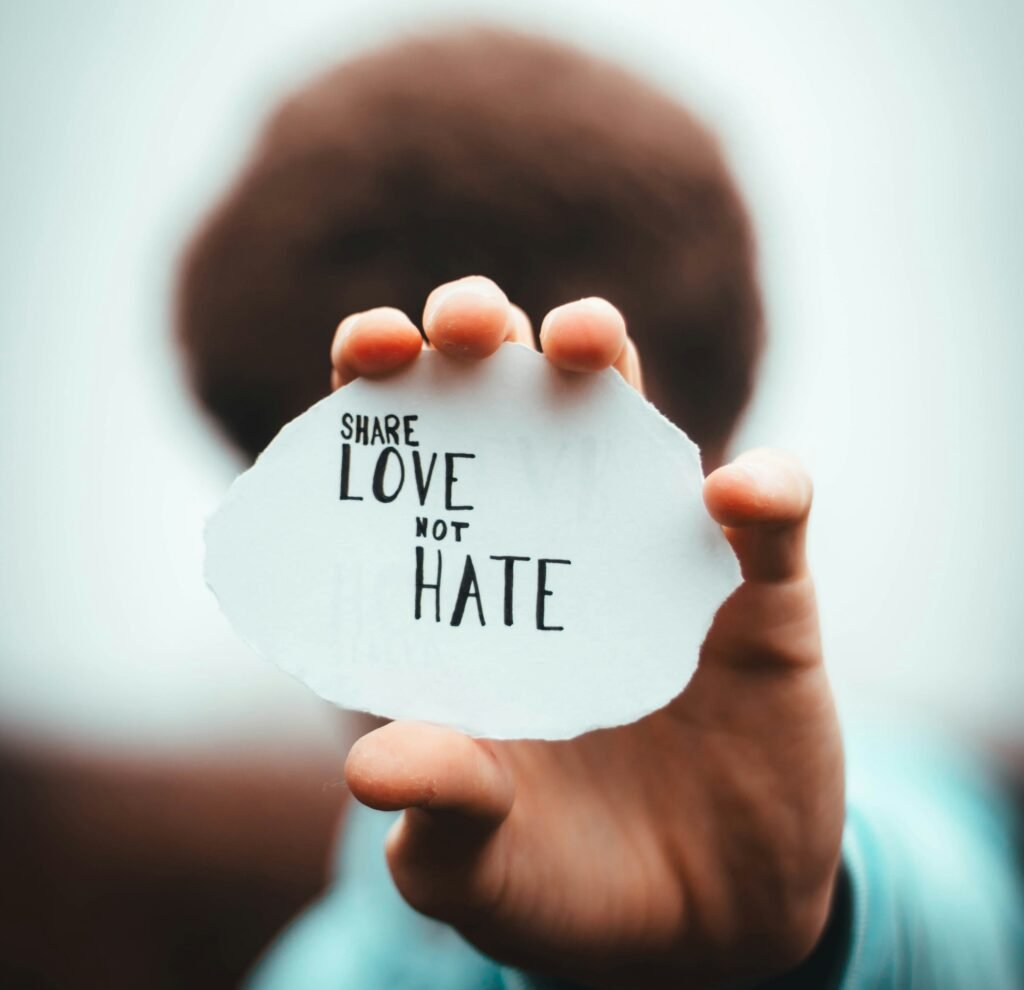 Amor no odio, Dan Edge, Unsplash