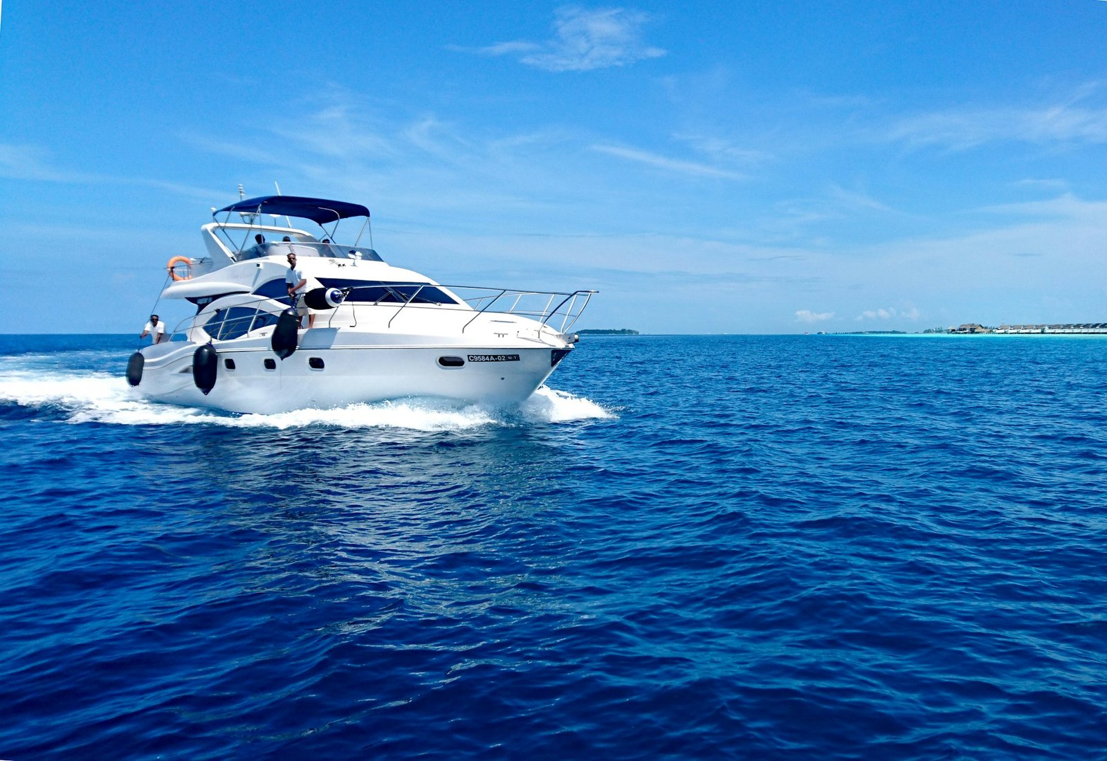 Bote, Alina Sacharlo, Unsplash
