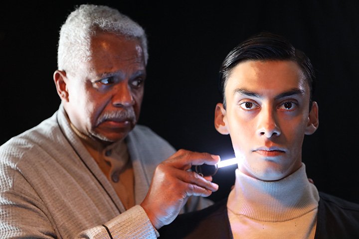 Inhuman, Roberto Ramos Perea, Suministrada