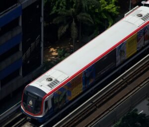 Tren en Tailandia, Kai Kyle, Unsplash