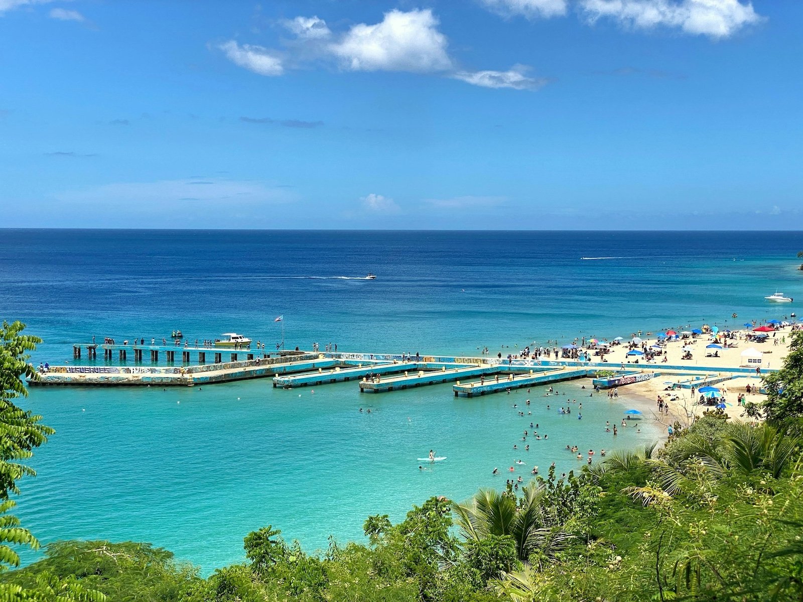 Playa Crashboat, Aguadilla, Reno Intreglia, Unsplash