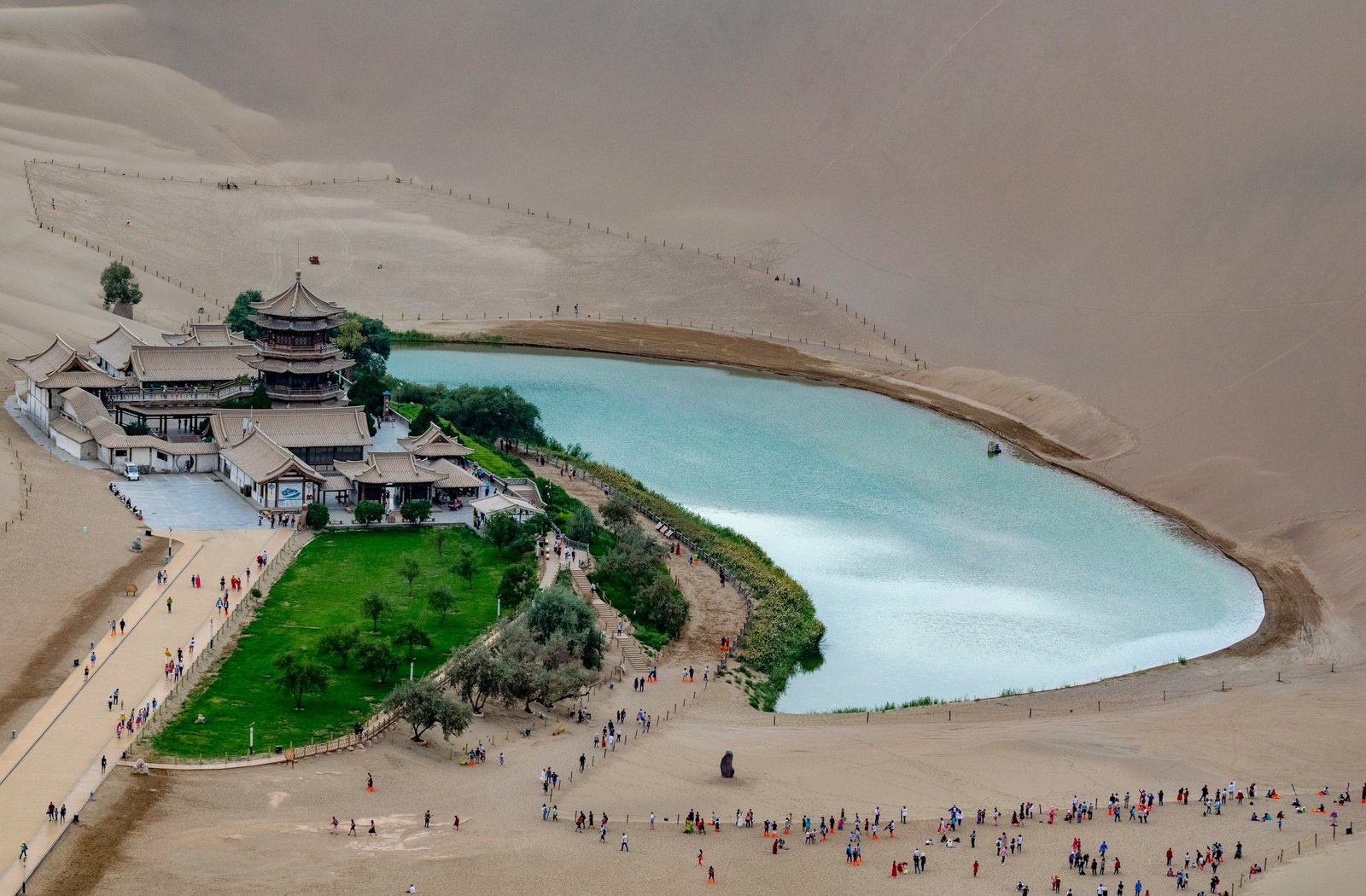 Dunhuang, China, Yu Wang, Unsplash