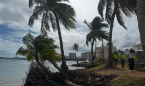 Estudiantes de la Escuela Graduada de Planificación durante una visita de campo en Luquillo, mientras hacían el estudio | Foto suministrada: Universidad de Puerto Rico, recinto de Río Piedras